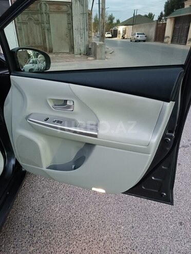 Toyota Prius V 2012, 305,609 km - 1.8 л - Bakı