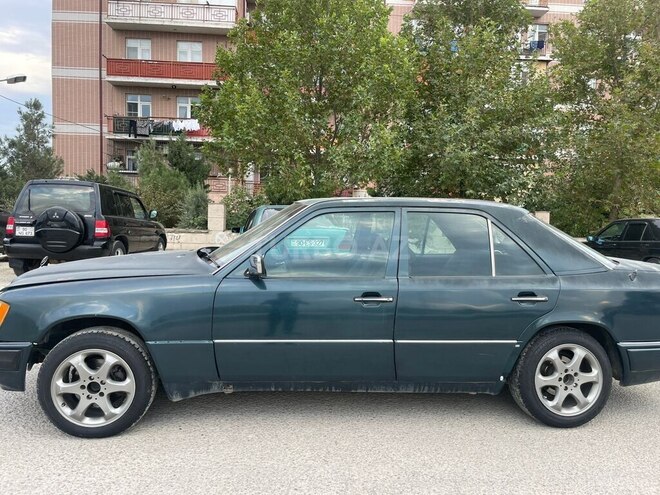 Mercedes E 220 1995, 554,300 km - 2.2 l - Bakı