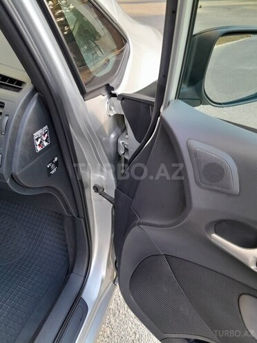 Toyota Auris 2009, 408,000 km - 1.4 l - Bakı