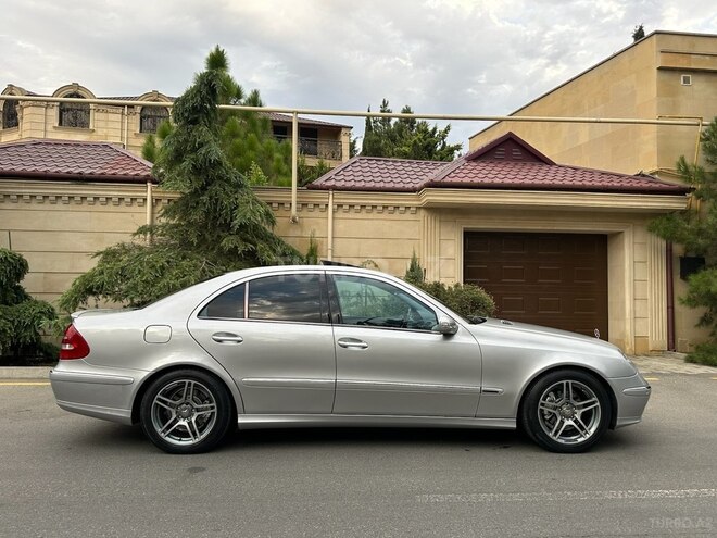 Mercedes E 240 2004, 279,500 km - 2.6 l - Bakı