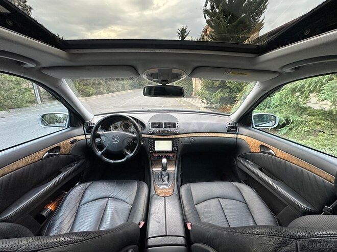 Mercedes E 240 2004, 279,500 km - 2.6 l - Bakı
