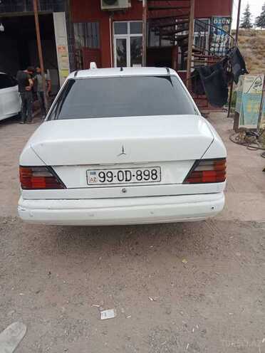 Mercedes E 250 1994, 120,000 km - 2.5 l - Tovuz