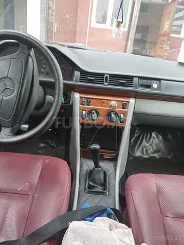 Mercedes E 250 1994, 120,000 km - 2.5 l - Tovuz