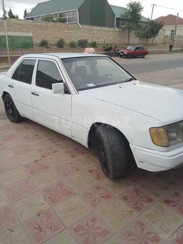 Mercedes E 250 1994, 120,000 km - 2.5 l - Tovuz