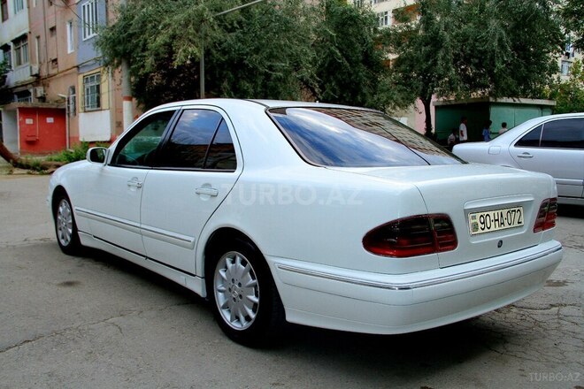 Mercedes E 220 2000, 376,000 km - 2.2 l - Sumqayıt