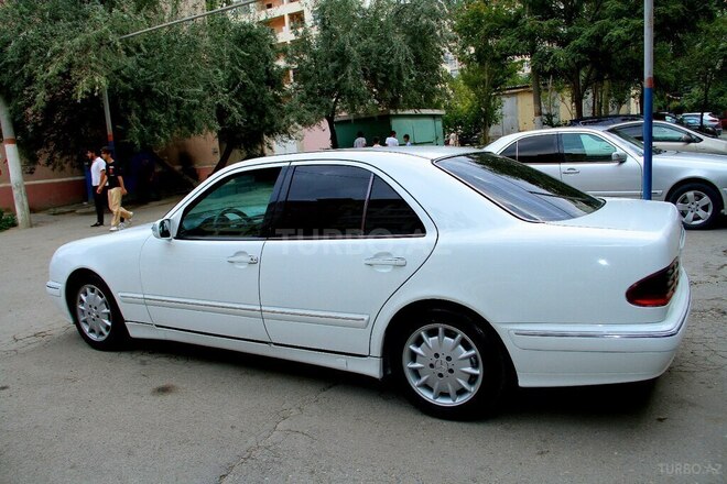 Mercedes E 220 2000, 376,000 km - 2.2 l - Sumqayıt