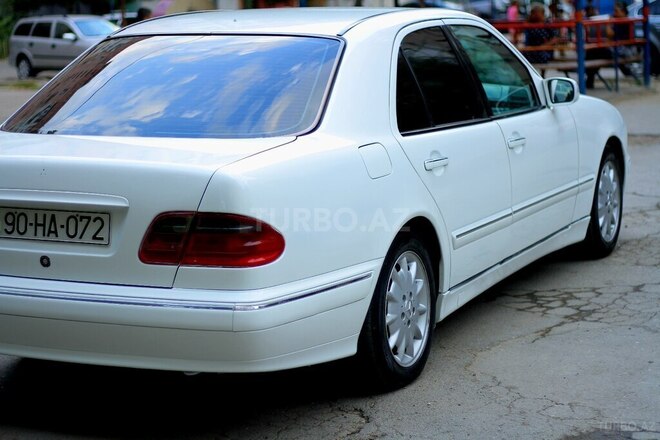 Mercedes E 220 2000, 376,000 km - 2.2 l - Sumqayıt