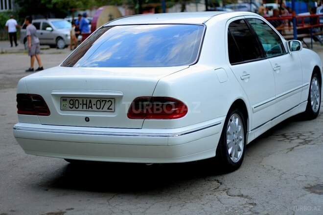 Mercedes E 220 2000, 376,000 km - 2.2 l - Sumqayıt