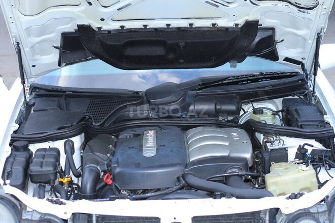 Mercedes E 220 2000, 376,000 km - 2.2 l - Sumqayıt