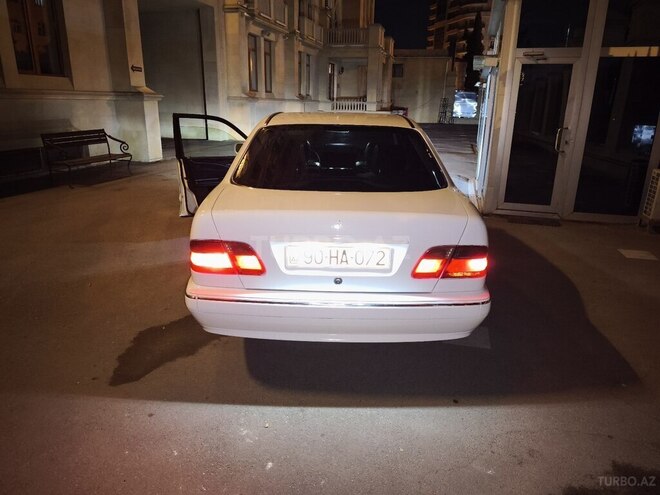 Mercedes E 220 2000, 376,000 km - 2.2 l - Sumqayıt