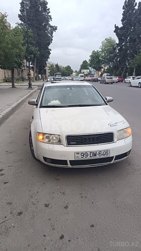 Audi A4 2003, 390,000 km - 1.8 л - Gəncə