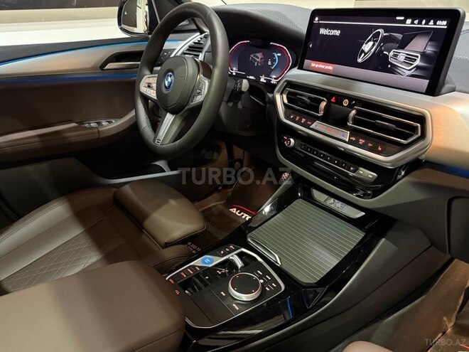 BMW iX3-17