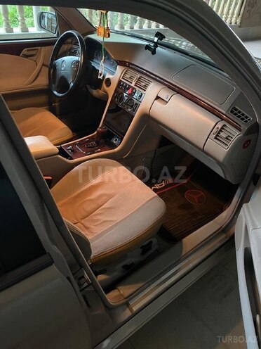Mercedes E 220 1999, 331,844 km - 2.2 l - Şirvan