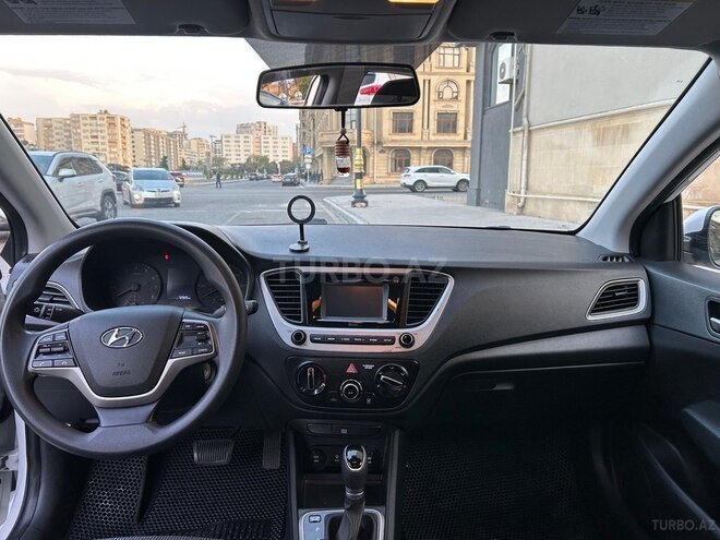 Hyundai Accent 2018, 120,701 km - 1.6 л - Bakı