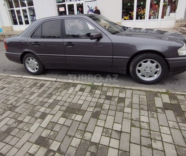 Mercedes C 200 1994, 322,000 km - 2.0 л - Oğuz