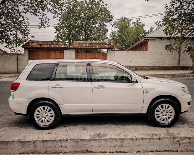 Mitsubishi Airtrek 2001, 251,422 km - 2.4 l - Şəki