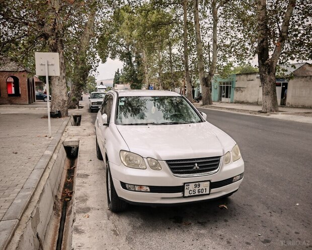 Mitsubishi Airtrek 2001, 251,422 km - 2.4 l - Şəki