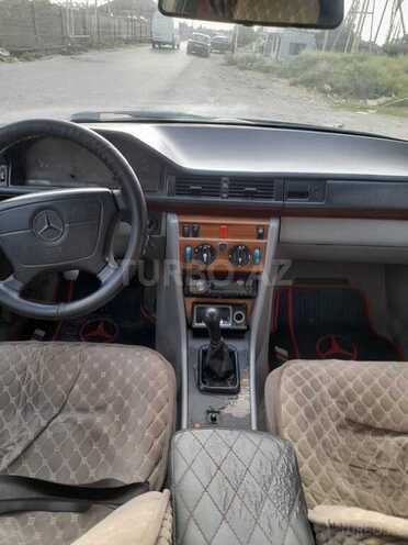 Mercedes E 200 1993, 125,000 km - 2.0 l - Şirvan