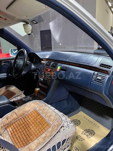 Mercedes E 230 1997, 350,000 km - 2.3 l - Sumqayıt