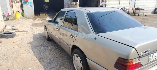 Mercedes E 250 1993, 250,000 km - 2.5 l - Füzuli