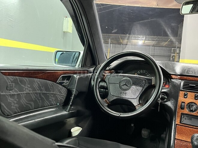 Mercedes E 220 1997, 580,000 km - 2.2 l - Bakı