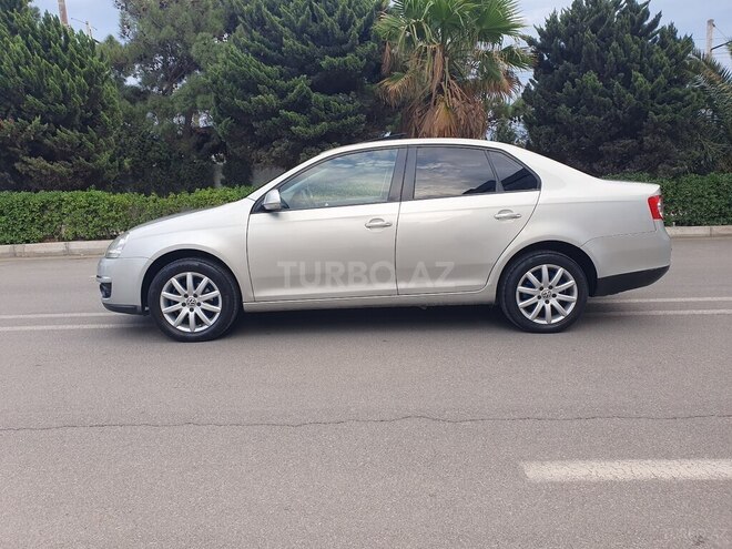 Volkswagen Jetta 2010, 175,000 km - 1.6 l - Bakı