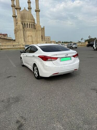 Hyundai Avante 2013, 215,000 km - 1.6 l - Bakı