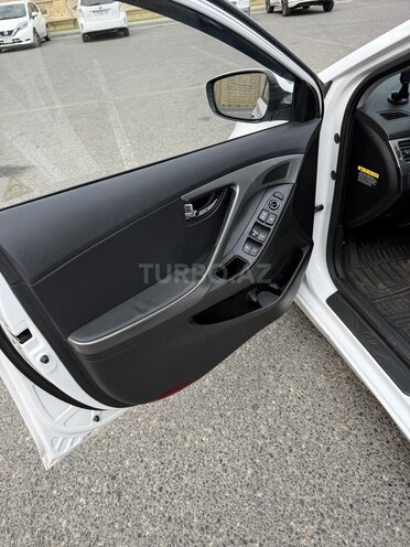 Hyundai Avante 2013, 215,000 km - 1.6 l - Bakı