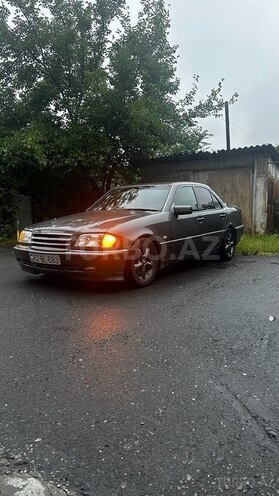 Mercedes C 240 1998, 440,000 km - 2.4 l - Qazax