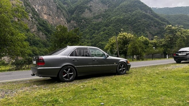 Mercedes C 240 1998, 440,000 km - 2.4 l - Qazax