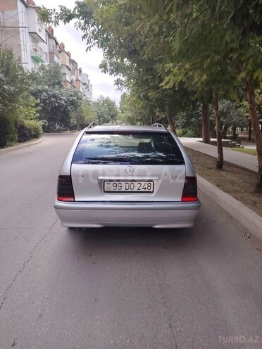 Mercedes C 220 2000, 285,000 km - 2.1 l - Gəncə