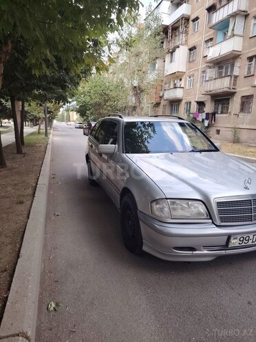 Mercedes C 220 2000, 285,000 km - 2.1 l - Gəncə