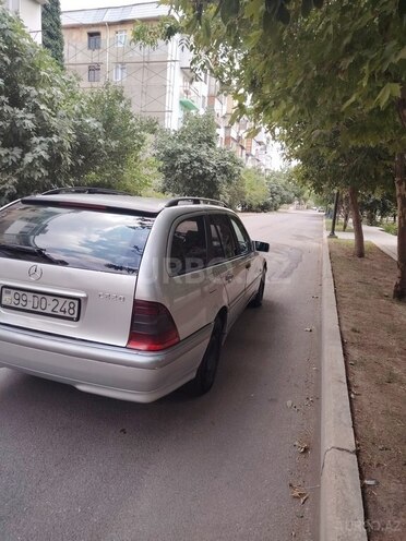Mercedes C 220 2000, 285,000 km - 2.1 l - Gəncə