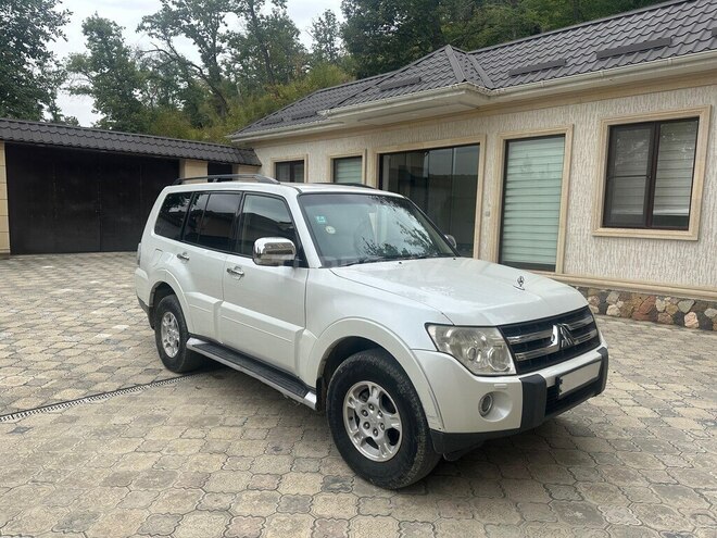 Mitsubishi Pajero 2007, 272,477 km - 3.0 l - Qusar
