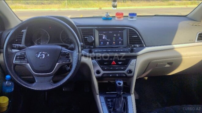 Hyundai Elantra 2017, 214,043 km - 2.0 l - Bakı