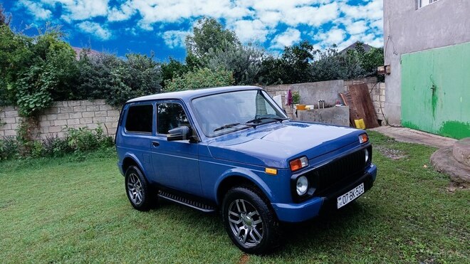 LADA (VAZ) Niva 2015, 130,000 km - 1.7 l - Astara