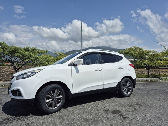Hyundai ix35 2014, 202,000 km - 2.0 л - Qax