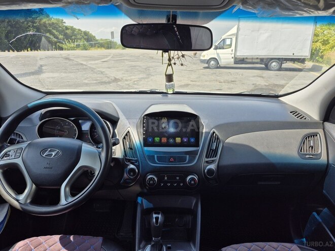 Hyundai ix35 2014, 202,000 km - 2.0 л - Qax