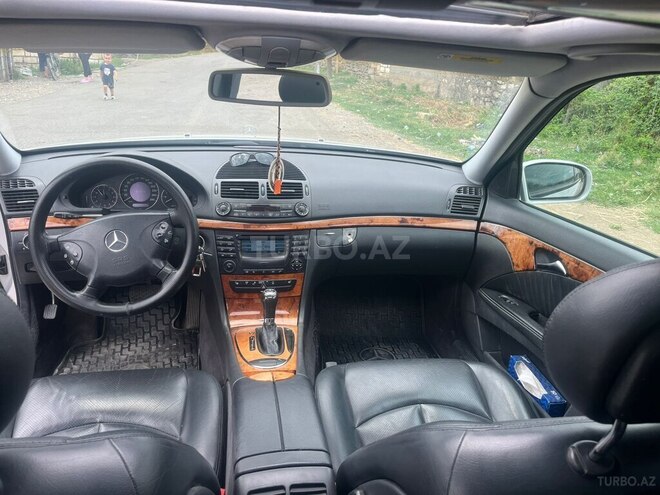 Mercedes E 240 2002, 240,000 km - 2.6 l - Qazax
