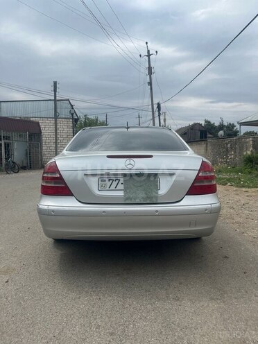 Mercedes E 240 2002, 240,000 km - 2.6 l - Qazax