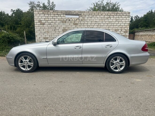 Mercedes E 240 2002, 240,000 km - 2.6 l - Qazax