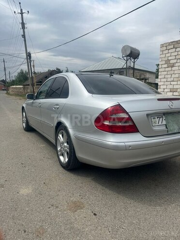 Mercedes E 240 2002, 240,000 km - 2.6 l - Qazax
