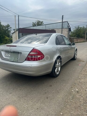 Mercedes E 240 2002, 240,000 km - 2.6 l - Qazax
