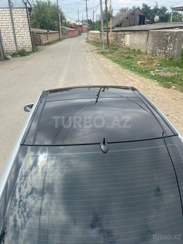 Mercedes E 240 2002, 240,000 km - 2.6 l - Qazax