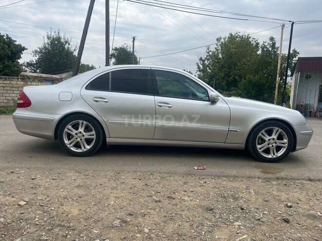 Mercedes E 240 2002, 240,000 km - 2.6 l - Qazax