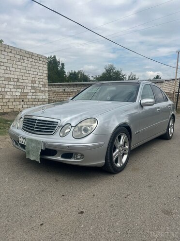 Mercedes E 240 2002, 240,000 km - 2.6 l - Qazax