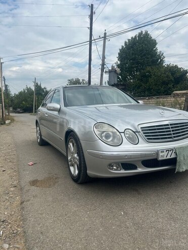 Mercedes E 240 2002, 240,000 km - 2.6 l - Qazax