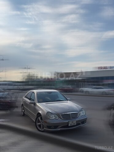 Mercedes C 230 2006, 350,000 km - 2.5 l - Quba
