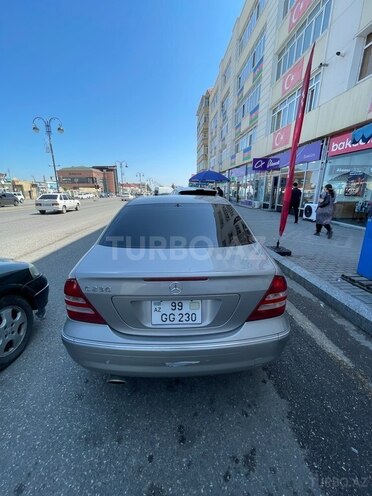 Mercedes C 230 2006, 350,000 km - 2.5 l - Quba