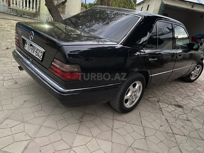 Mercedes E 200 1995, 526,000 km - 2.0 l - Bakı